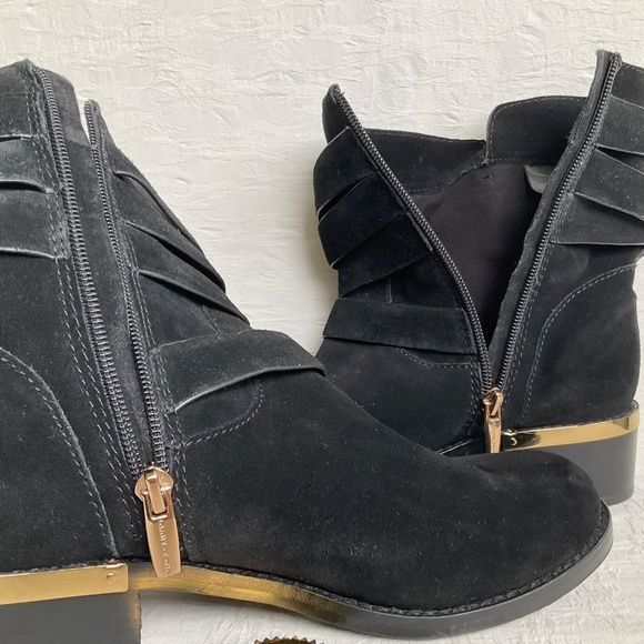 Vince Camuto Webey Black Suede Moto Boots Biker Cowgirl Block Heel Gold Trim 8.5 - Picture 10 of 15